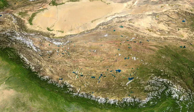 La meseta tibetana ocupa un área rectangular aproximada de 1.000 km de ancho por 2.500 km de largo. Foto: Wikimedia Commons/NASA 