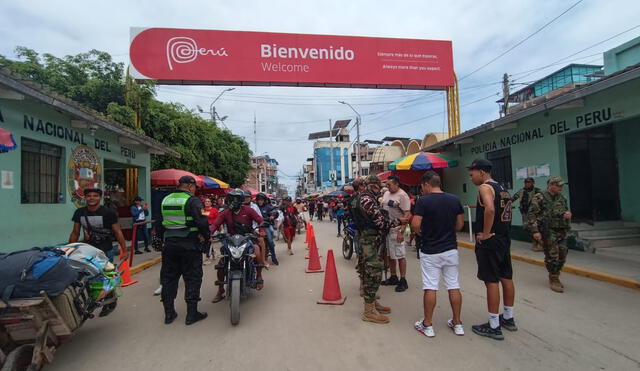 En Tumbes. En los puestos fronterizos se ha extremado el control de la Policía. No ingresará ningún venezolano que no tenga pasaporte y visa vigentes.