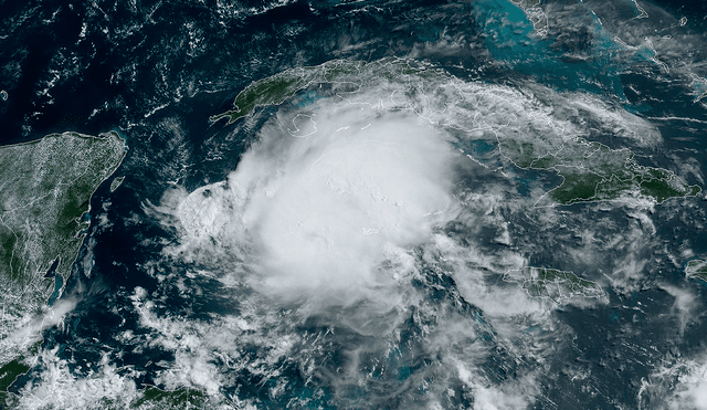 Los ciudadanos que viven en las zonas de la costa este de Estados Unidos son propensos a sufrir las consecuencias de huracanes. Foto: AFP PHOTO / NOAA/RAMMB