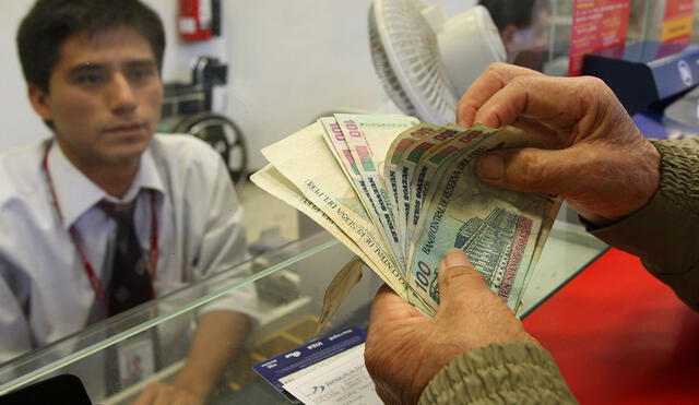 Trabajadores del sector privado con contrato indefinido, a plazo fijo o parcial recibirán gratificación. Foto: Andina