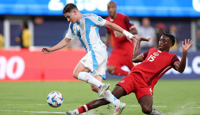 Argentina y Canadá se volvieron a cruzar luego de su partido por el debut del grupo A. Foto: AFP