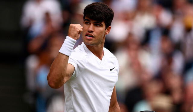 Carlos Alcaráz consiguió llegar a la final de Wimbledon 2024 tras superar a Medvedev. Foto: AFP