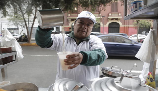 Bruno Matos dice que esta reubicación se hace inconsultamente y los quieren llevar a zonas donde no venderían nada. Foto: Marco Cotrina / LR