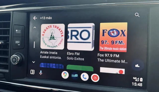 Android Auto tiene intención de integrar a la radio FM dentro de la app. Foto: Xataka Android