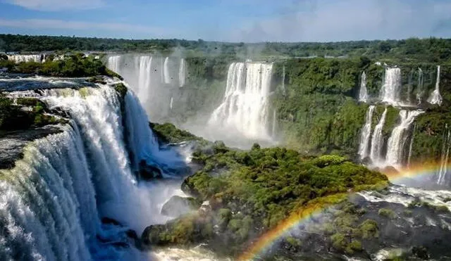 Las cataratas de Iguazú uno de los mejores destinos para visitar en Argentina. Foto: Diario Democracia