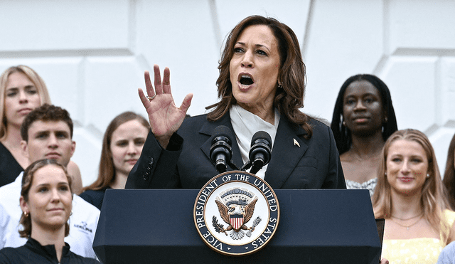 Kamala Harris confirmó el respaldo de suficientes delegados demócratas para su nominación presidencial. Foto: AFP