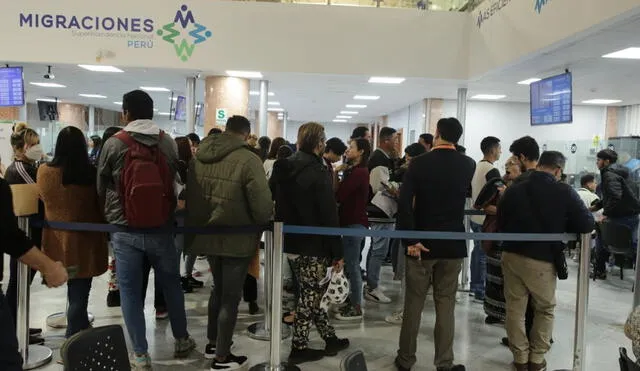 Migraciones. Huelga indefinida llega ad portas de iniciarse la temporada alta de viajes en el Aeropuerto Jorge Chávez por el feriado de 28 y 29 de julio, en las Fiestas Patrias de Perú. Foto: John Reyes/La República