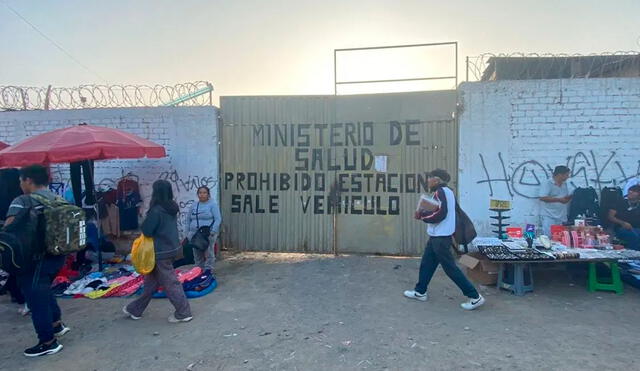 Vigilante del centro médico logró escapar antes de la detonación. Foto: RPP