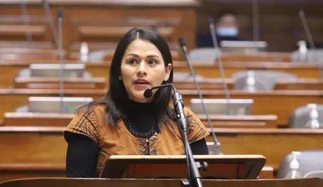 Robles ingresó al Parlamento Nacional con la agrupación política de Perú Libre. Foto: Andina.