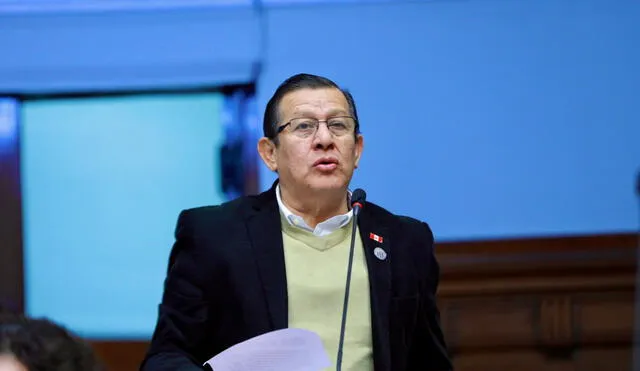 Cuestionado. Congresista Eduardo Salhuana será elegido titular de la Mesa Directiva.