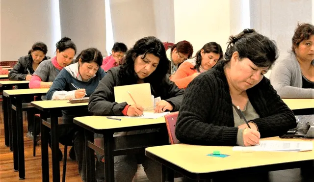 Más de 24.000 docentes recibirán el bono de atracción.  Foto: Andina