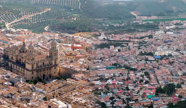 El alcalde del ayuntamiento de Jaén de España envió sus saludos al Perú y a la provincia de Jaén de Bracamoros en un video. Foto: composición LR/Johanny Llanos/LR/Wikipedia