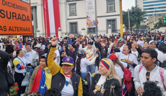 La mayor concentración se realizó en Lima, frente a la embajada de Venezuela ubicada en la avenida Arequipa, en el Cercado de Lima. Foto: Miguel Caldero/URPI-LR