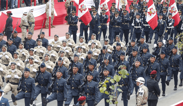 Dina Boluarte encabezará la gran parada y desfile cívico militar por Fiestas Patrias. Foto: composición Carlos Félixo/LR