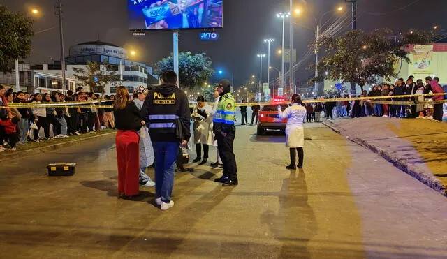 Eran aproximadamente las 8 y 40 de la noche de este 28 de julio cuando un delincuente descendió de una moto lineal y abrió fuego contra Gilmer Iman Gomez. Créditos: Miguel Calderón / URPI-LR