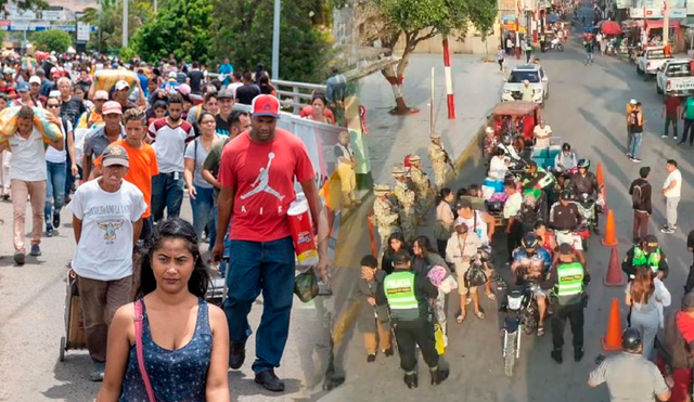 Como parte del operativo, los agentes del orden han implementado el uso de drones para custodiar las trochas que coyoteros suelen usar para ingresar migrantes ilegales al territorio peruano. Foto: composición LR