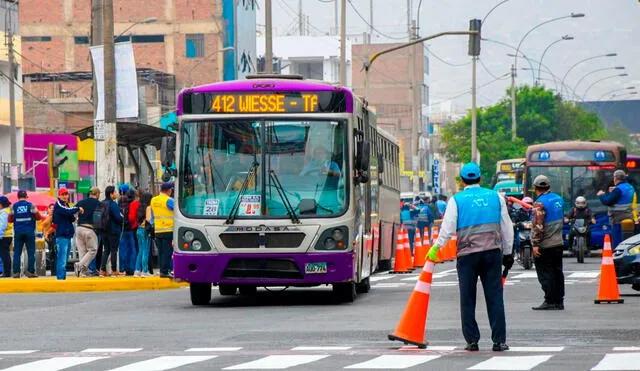 Corredor Morado suele recorrer la av. Lima con dirección al Centro de Lima. Foto: Andina