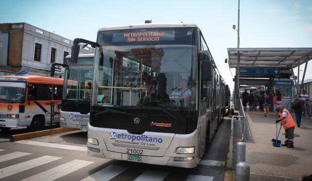 Metropolitano alega pérdidas y advierte que suspendería el servicio en agosto. Foto: Andina