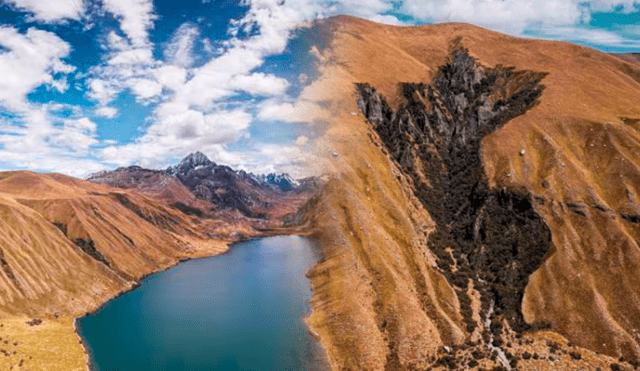 Esta montaña está situada cerca de la laguna Querococha, en la región de Huaraz, Perú. Foto: Marca Perú/