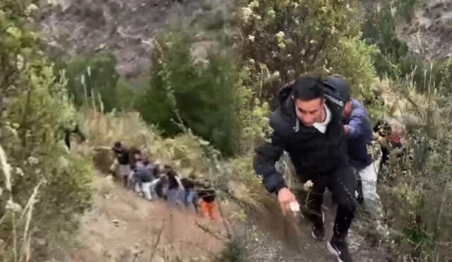 Áncash. Rescate de cuerpos se dio con ayuda de ciudadanos que viven por la zona. Foto: composición LR/Andina