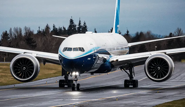 De acuerdo al medio Meteored, Boeing aseguró una cartera de pedidos de 340 aviones 777X, con clientes principales como Emirates, Lufthansa, Cathay Pacific, Singapore Airlines y Qatar Airways. Foto: AFP.