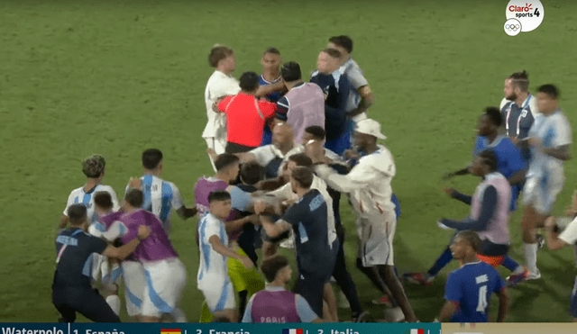 La batalla campal se desató tras el pitazo final del Argentina vs. Francia. Foto: Claro Sports