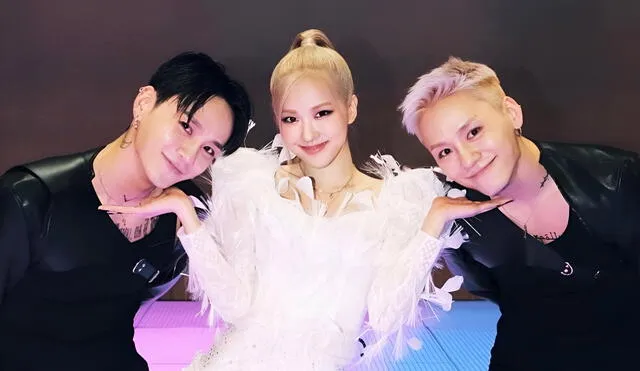 Rosé, vocalista principal de BLACKPINK, junto a los gemelos Kwon. Foto: YG