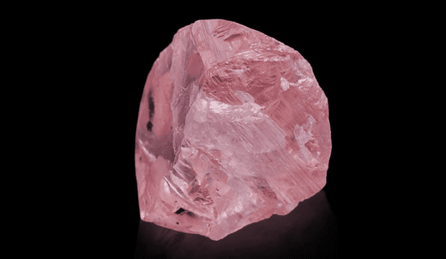 Los diamantes rosa se forman bajo condiciones geológicas específicas complejas. Foto: GeologyIn