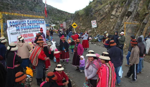 Comunidades, como Fuerabamba, tomaron medidas de fuerza alegando el incumplimiento de compromisos pactados.