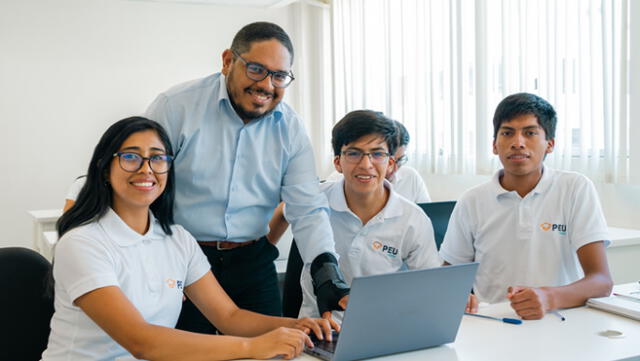 Alumnos de todas las regiones del país pueden postular a las becas de Osiptel. Foto: Osiptel