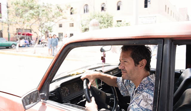 Gonzalo Molina en escena de la película Reinas.