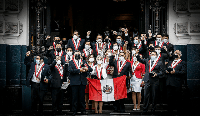 En 2021 juramentaron 37 congresistas de Perú Libre, a la fecha la bancada solo registra 11 parlamentarios. Foto: Marco Cotrina/La República