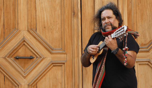 Chano Díaz Limaco es intérprete e investigador del charango, quena y guitarra ayacuchana. Foto: Archivo /La República