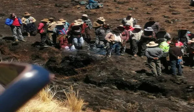 Comuneros lucharon para apagar las llamas del incendio forestal. Foto: Luis Álvarez LR