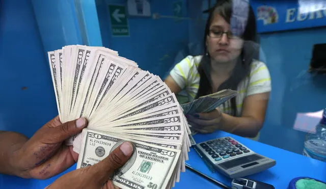 En el mercado paralelo, el dólar está en S/3,720 la compra y S/3,750 la venta. Foto: Andina / Norman Córdova