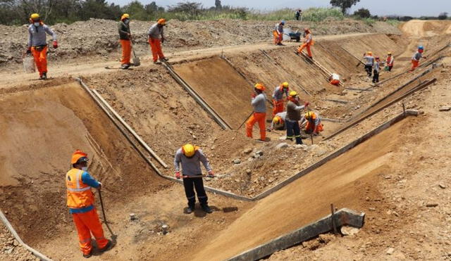 Se beneficiarían alrededor de 1.868 obras, según titular del MEF. Foto: El Peruano