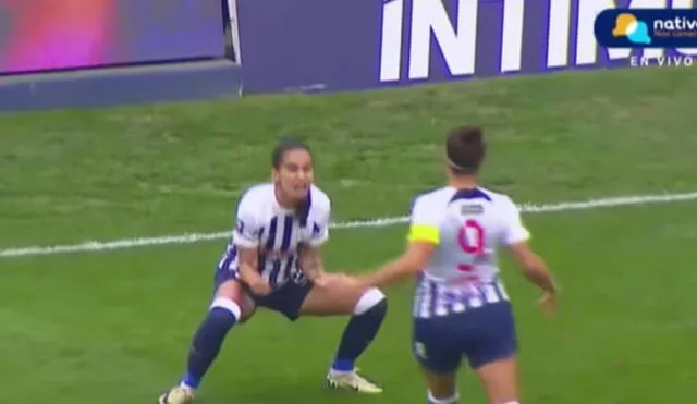 La brasileña Thaísa convirtió el primer gol de tiro libre de Alianza Lima en la temporada. Foto: captura/Nativa TV