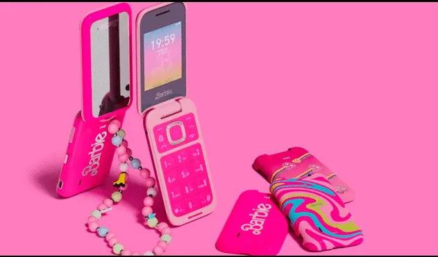 El teléfono de Barbie vendrá con varios accesorios. Foto: HMD Global