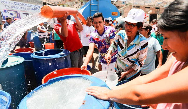 Ante el anuncio de corte de agua por parte de Sedapal, se recomienda a los ciudadanos tomar sus precauciones. Foto: composición LR/Jorge Cerdan