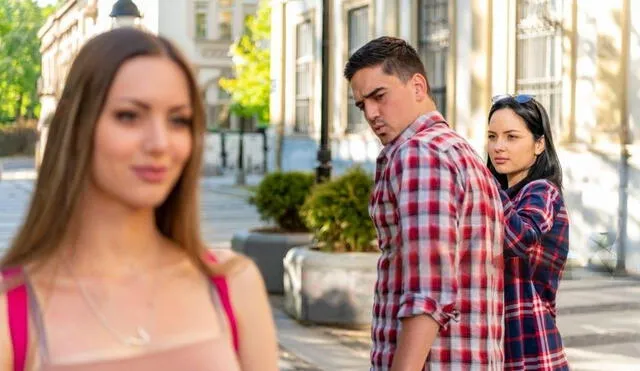 Según expertos, el amor hacia la pareja y la atracción hacia otros son gestionados por el cerebro, lo que permite que ambos sentimientos coexistan sin conflicto. Foto: Istock