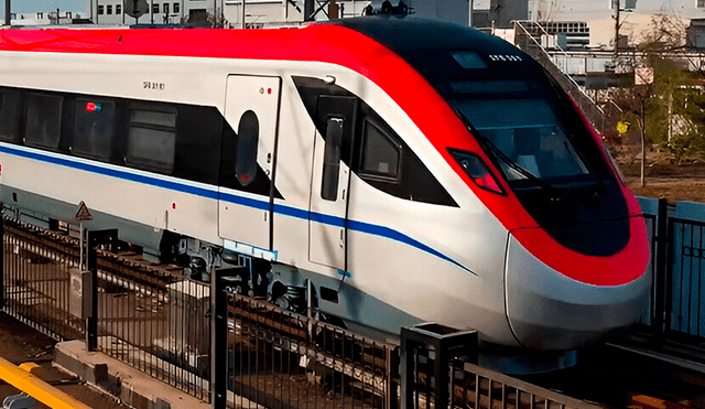 Este moderno tren, que cuenta con cuatro coches, se distingue por su equipamiento de última generación. Foto: Xataka.