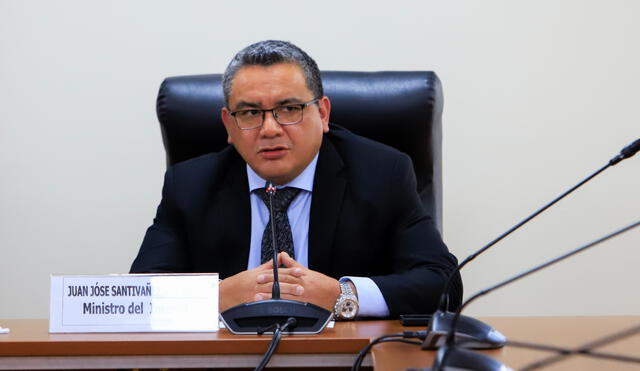 Ministro del Interior, Juan Santiváñez, es cuestionado por una serie de audios que ponen a descubierto irregularidades en el Gobierno. Foto: Mininter.