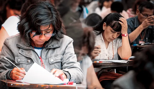 Minedu detalló que el Nombramiento Docente 2024 estuvo compuesto por dos subpruebas de 75 preguntas. Foto: composición LR