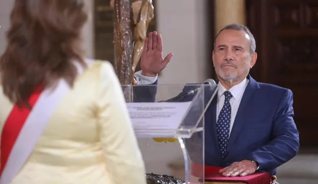 Elmer Schialer Salcedo juró como ministro de Relaciones Exteriores en Palacio de Gobierno. Foto: Presidencia.