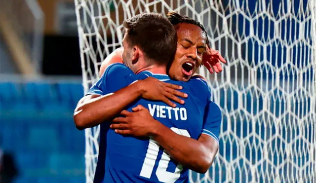 André Carrillo y Luciano Vietto compartieron vestuarios muchos años en Arabia Saudita. Foto: AFP