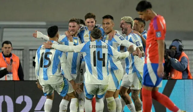 El partido entre Chile vs. Argentina marcó el debut de Ricardo Gareca en las Eliminatorias 2026. Foto: composición LR