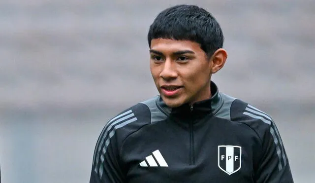 Maxloren Castro debutó en el fútbol profesional con Sporting Cristal este 2024. Foto: FPF