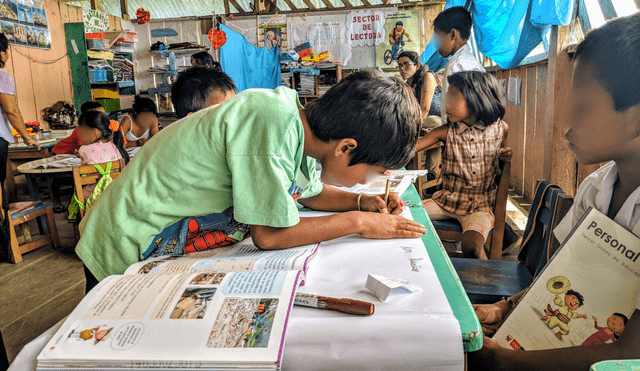 Realidad. No solo falta infraestructura adecuada sino también servicios básicos en muchos colegios públicos, especialmente en las zonas rurales. Foto: CNE