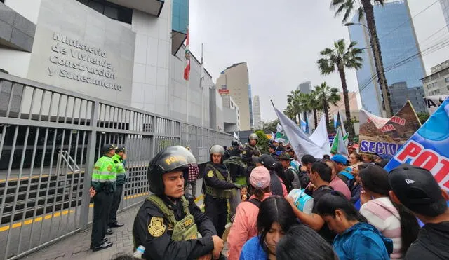 Más de 49 asentamientos humanos son afectados por no tener servicio de agua y alcantarillado. Foto: Kevinn García/LR Más de 49 asentamientos humanos son afectados por no tener servicio de agua y alcantarillado. Foto: Kevinn García/LR