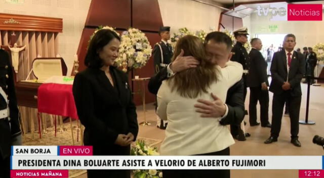 Dina Boluarte asiste al velatorio de Alberto Fujimori y se encuentra con Keiko y Kenji.